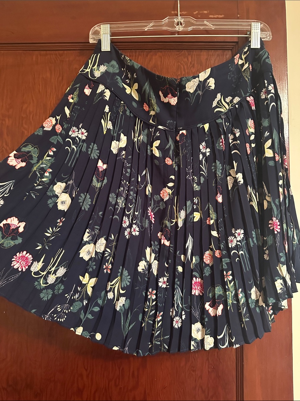 LOFT Women’s Sz 10 Navy Floral Pleated Mini Skirt - Picture 7 of 10